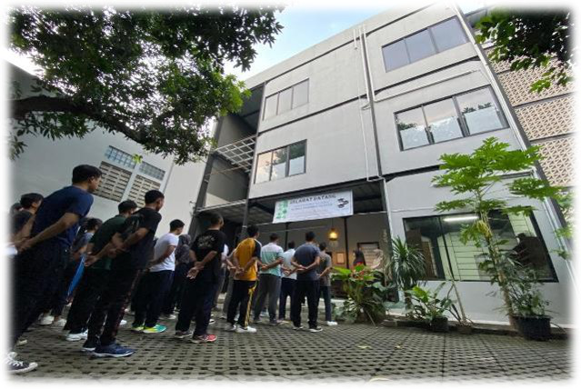 Gedung 3 Lantai Multifungsi