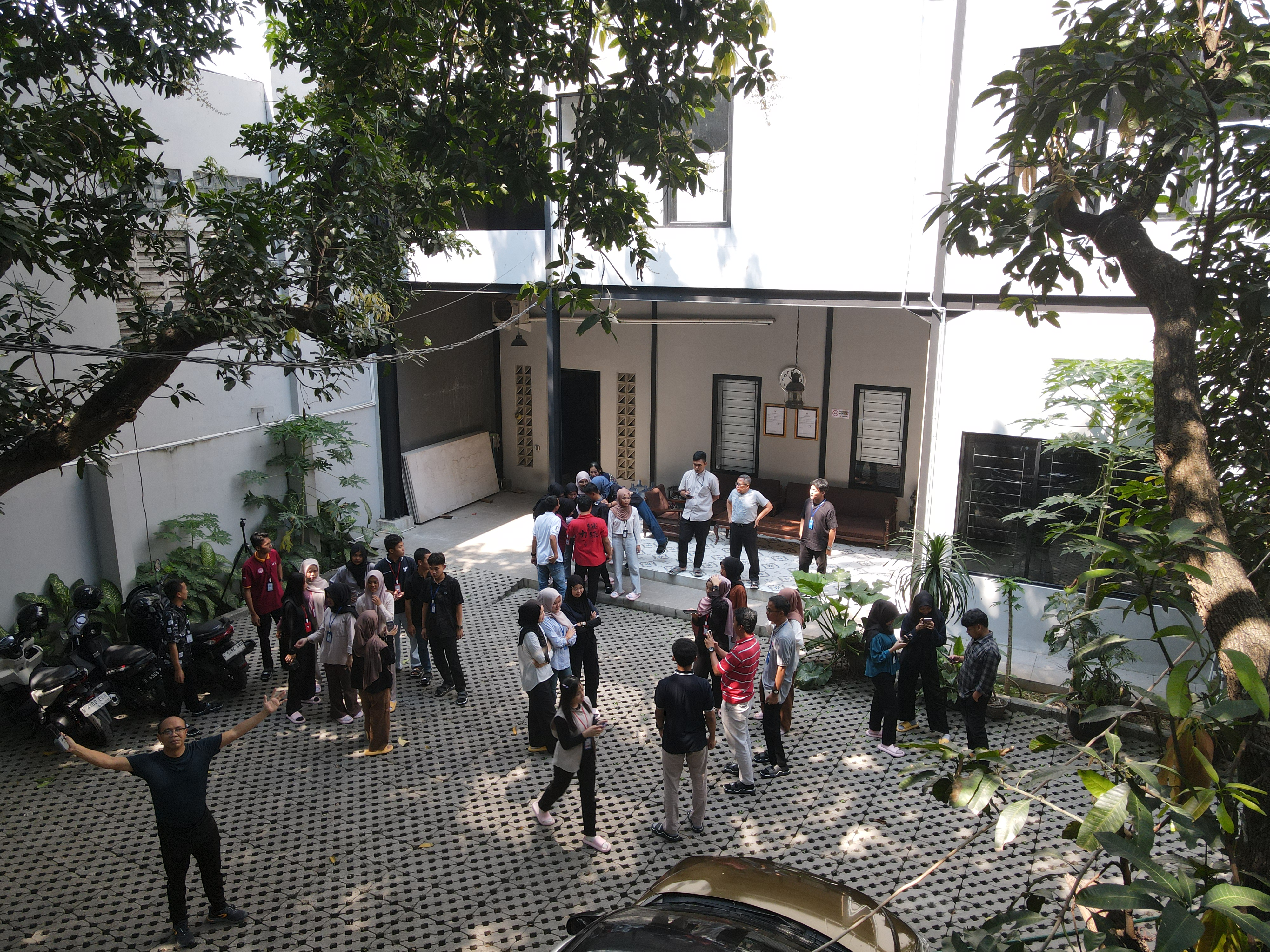 Lingkungan Asri dan Aman